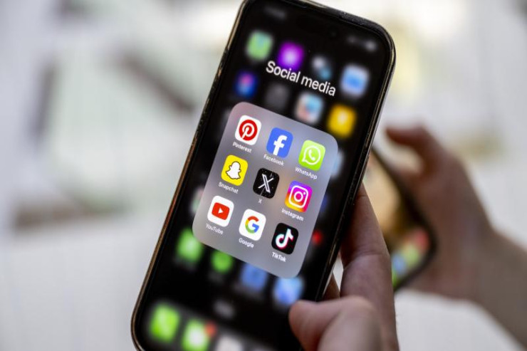 Dünya əhalisinin 62 faizi sosial mediadan istifadə edir - Statistika 