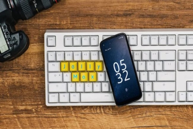 Dünyanın  ən kiçik 5G smartfonu   – Xüsusiyyətləri