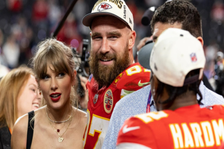 Məşhur müğənni və sevgilisinin görünməmiş BƏDXƏRCLİYİ:  Gündə 200 min dollar...