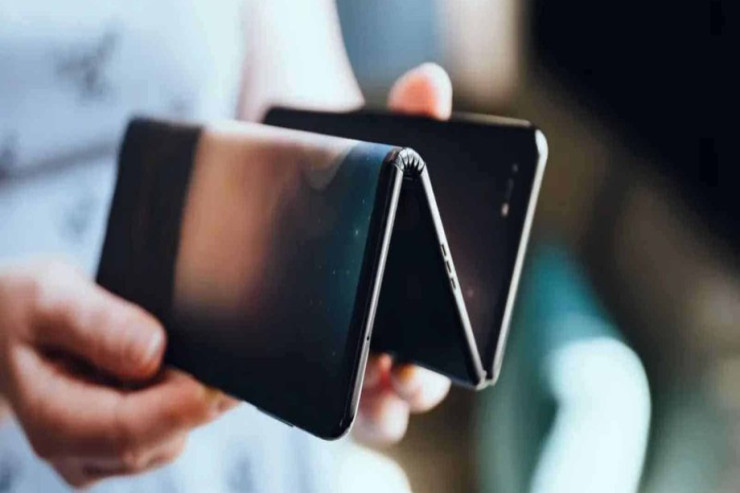 2 yerdən qatlanan  telefon buraxılacaq – Dünyada ilk