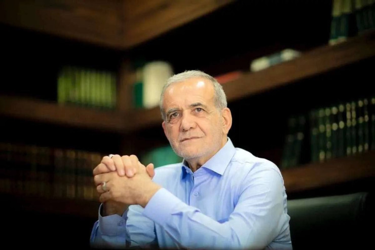 Pezeşkian prezident seçiləndən sonra ilk onun məzarını ziyarət etdi - VİDEO 