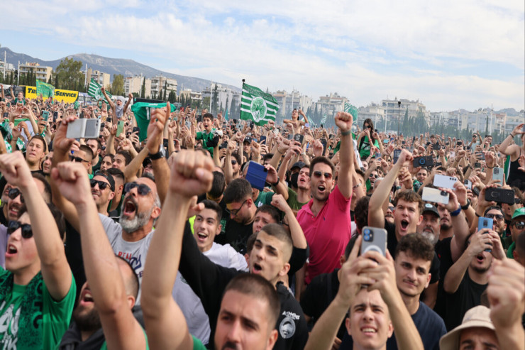 Futbol azarkeşləri arasında ATIŞMA 