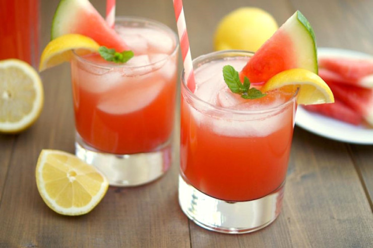 Dadsız qarpızdan dadlı limonad necə hazırlamaq olar?