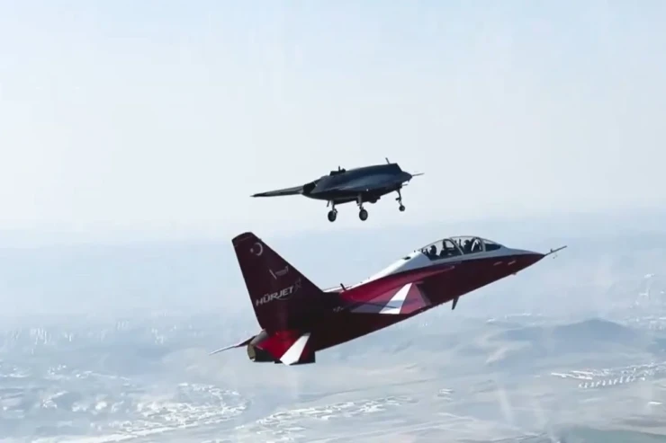 “ANKA III” və “HÜRJET” birlikdə göyü üzündə -VİDEO 