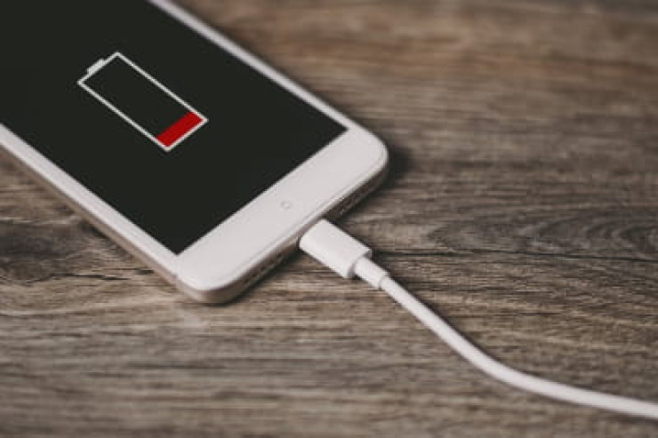Sadəcə bir düymə ilə telefonun enerji yığmasını  sürətləndirin