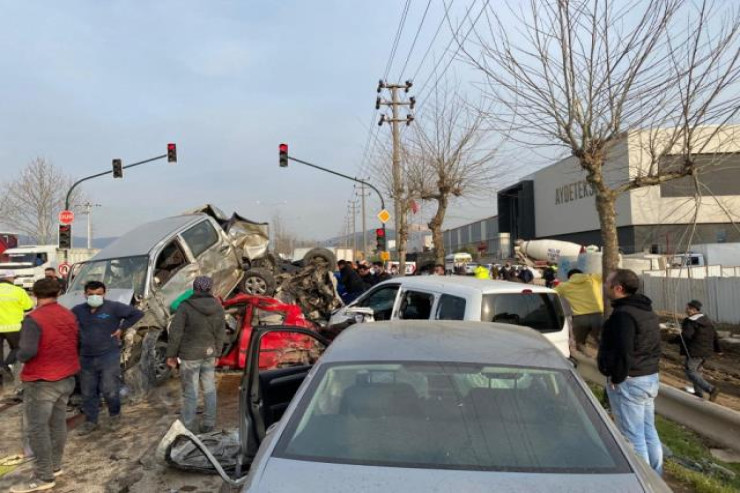 Türkiydə ağır yol qəzası: Çoxsaylı yaralı var 