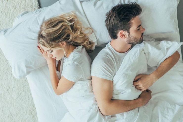 Niyə kişi  arvadının solunda   yatmalıdır? Cavab sizi TƏƏCCÜBLƏNDİRƏCƏK 
