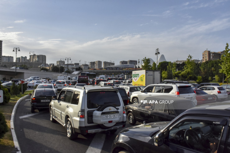 Hazırda tıxac olan yollar - SİYAHI 