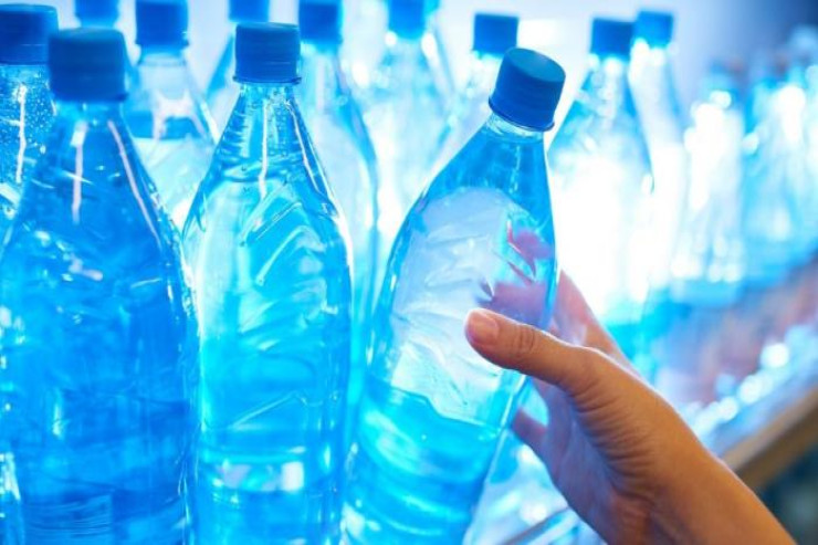 Plastik qabdakı   suları içməyin – XƏBƏRDARLIQ 
