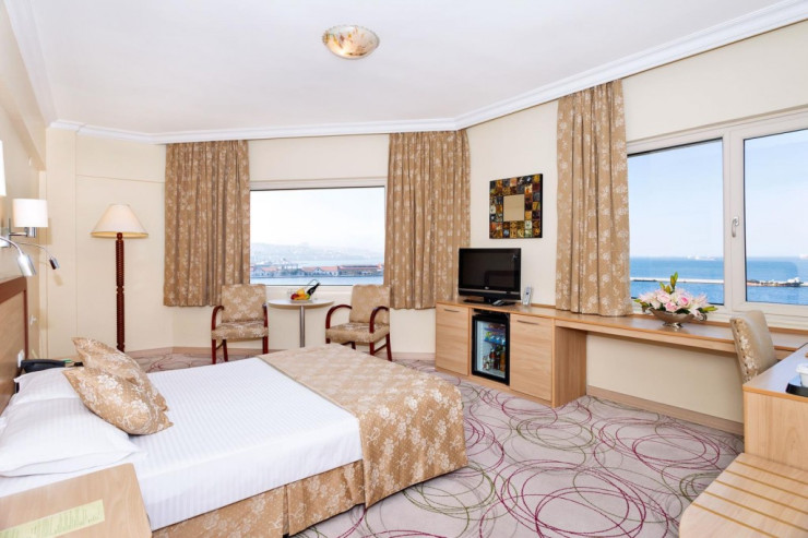 Bakının mərkəzində otel   qarət olundu