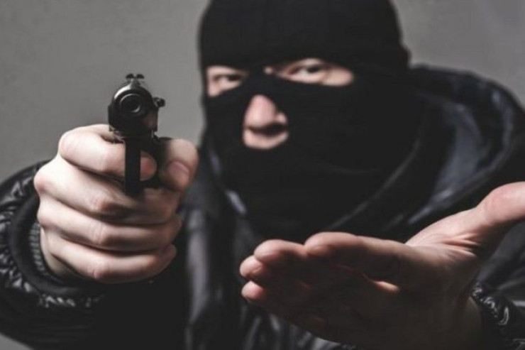 Maskalılar döyüb pulunu aldılar - GÖYÇAYDA QULDURLUQ 