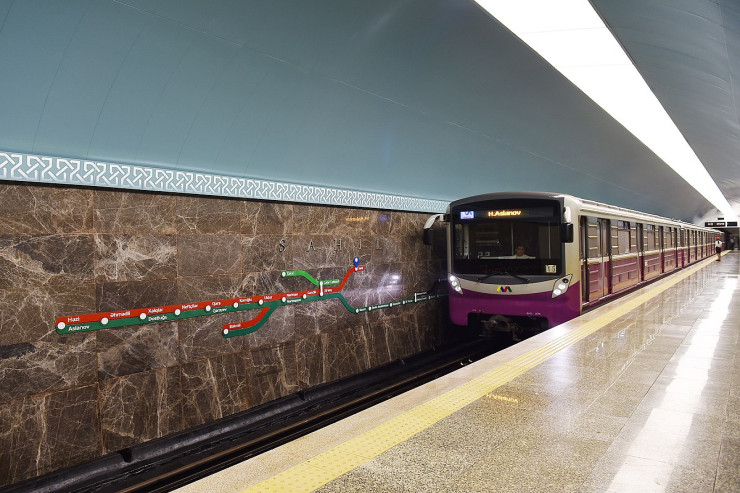 Şəhərdaxili avtobus marşrutları və metroda gedişhaqqı 50 qəpik oldu 