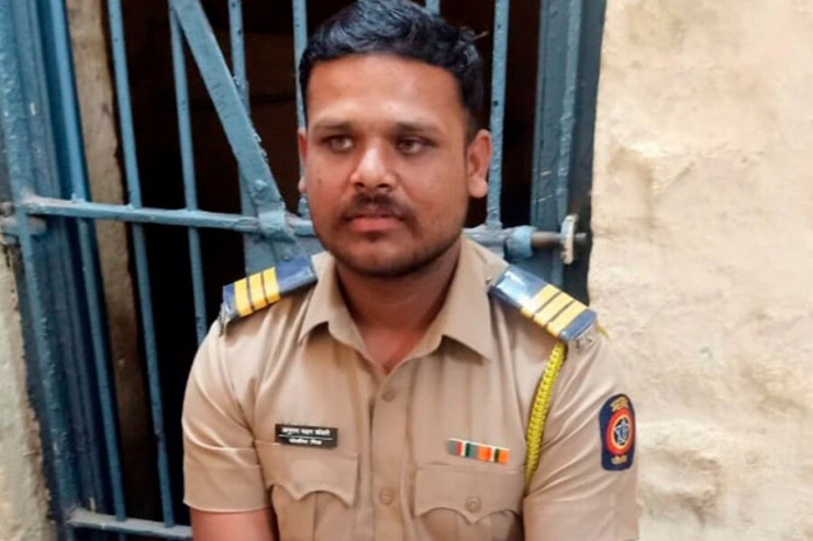 Bacısı imtahandan keçsin deyə polis oldu 