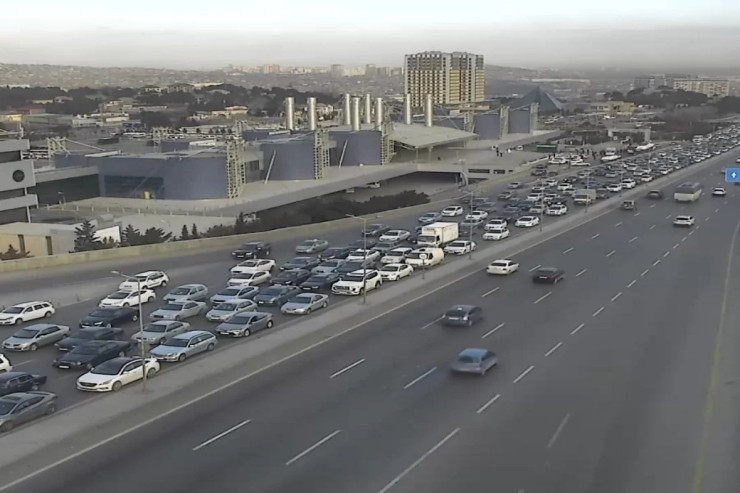 Bakıda sıxlıq olan yollar - SİYAHI 