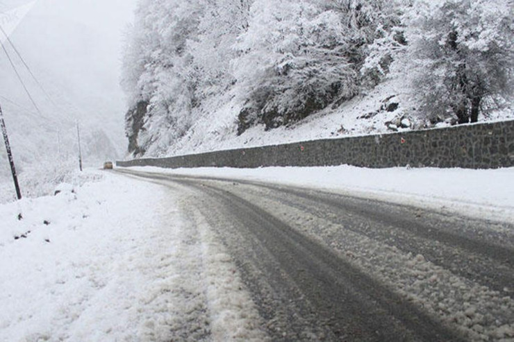 Bu ərazilərə  qar yağacaq,   yollar  buz bağlayacaq   - Sabahın HAVASI