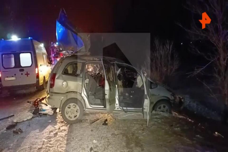 Yük və minik maşınları toqquşdu, ölənlər var