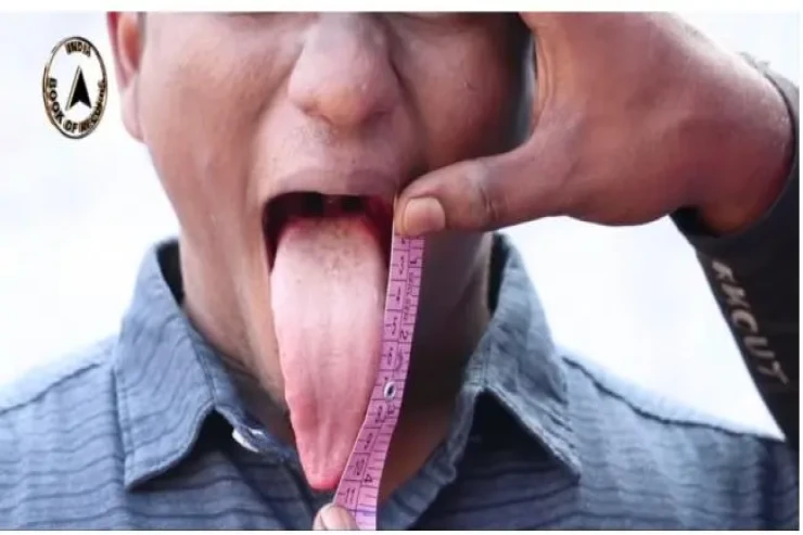 Dünyanın  ən enli dili   olan adamı