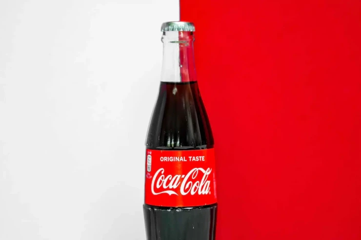 50 ildir  su əvəzinə  "Coca-Cola" içir:   SƏHHƏTİ NECƏDİR?