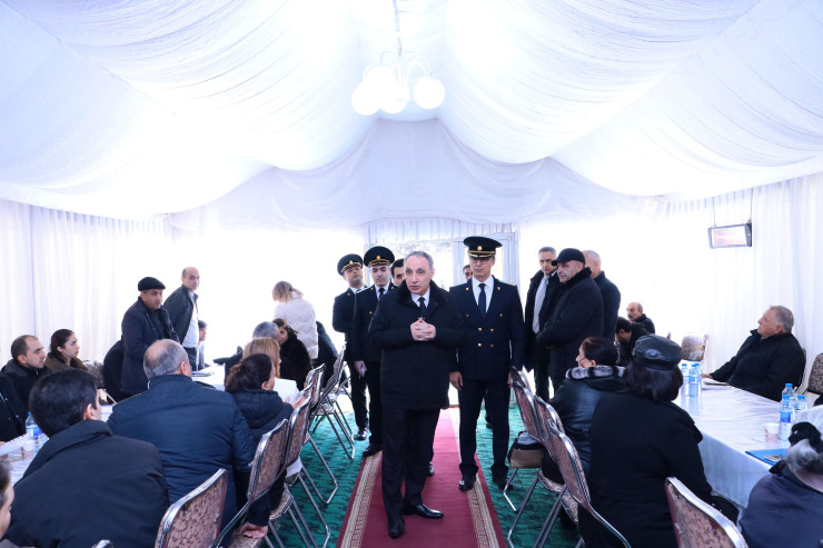 Baş prokuror Suraxanıda vətəndaşları qəbul edib