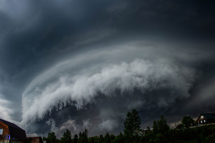 Yağış, tornado: Bir neçə ev dağıldı ölənlər var 