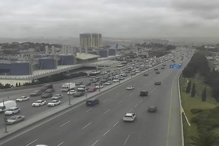 Bakıda bu yollarda  TIXAC VAR 