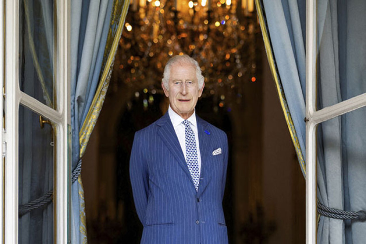  Ölüm xəbəri yayılan   Kral Londonda göründü