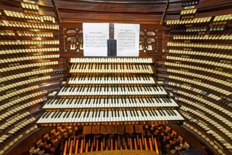 Dünyanın ən böyük və  ən yüksək səsli   musiqi aləti