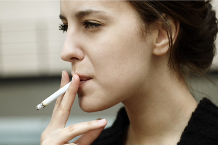 Qadınlar üçün  siqareti atmaq   niyə daha çətindir? - Nəhayət,  AÇIQLANDI 