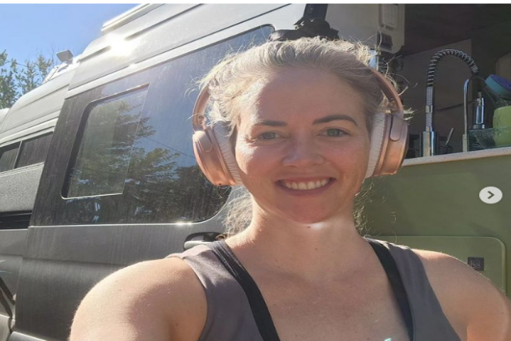 Milyonçu bütün əmlakını satdı və həyatını tamamilə dəyişdi