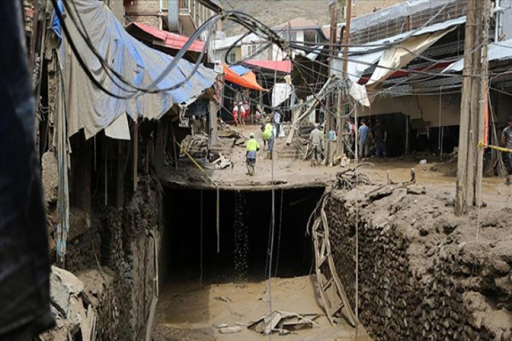 İranda sel 7 nəfərin həyatına son qoydu