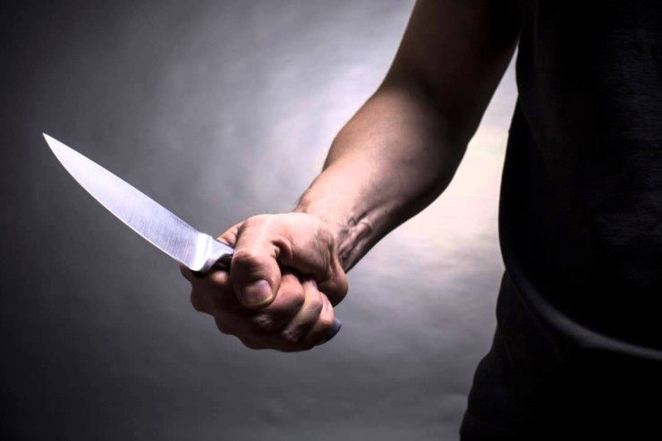 Gəncədə 15 yaşlı oğlan bıçaqlandı