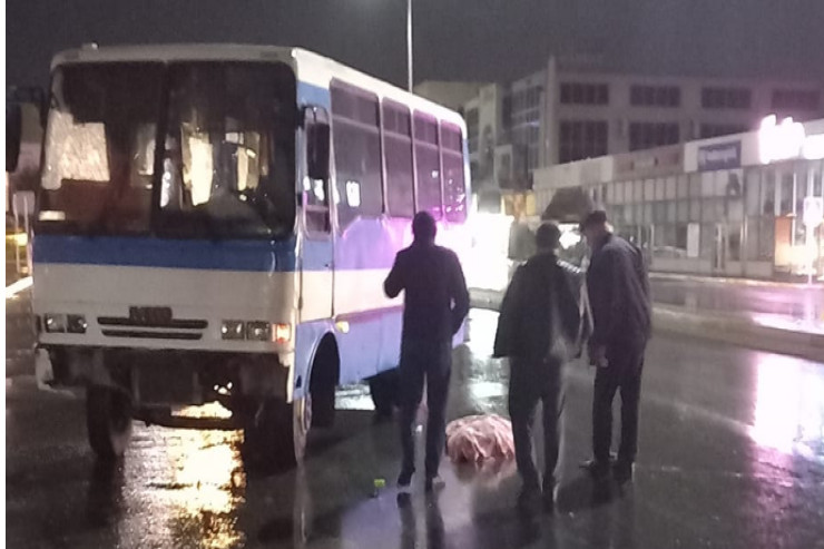 Bakıda DƏHŞƏT:  avtobus qadının üstündən keçdi