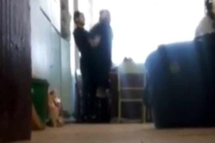 Müəllim şagirdi ilə cinsi əlaqədə olduğu üçün həbs edildi