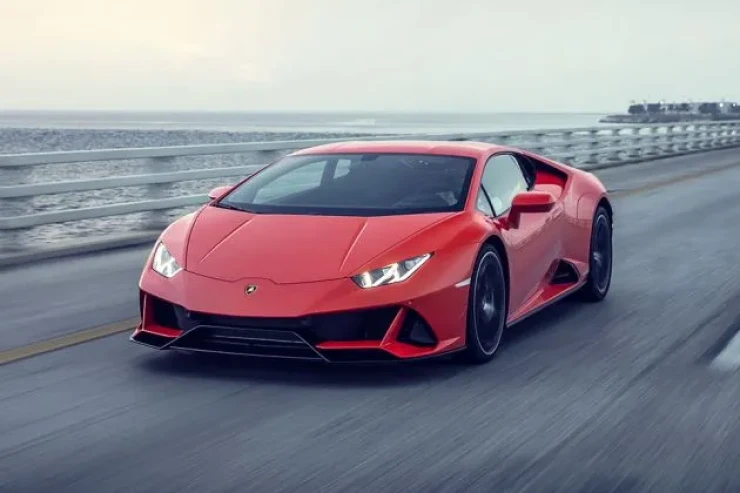 Milyonçunun "Lamborghini"si iki yerə bölündü - VİDEO 