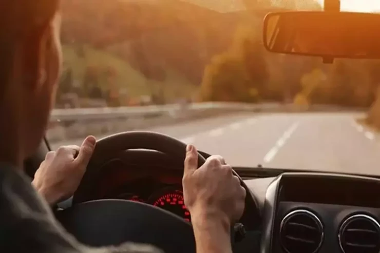 Yuxuda  maşın sürmək   nə deməkdir?
