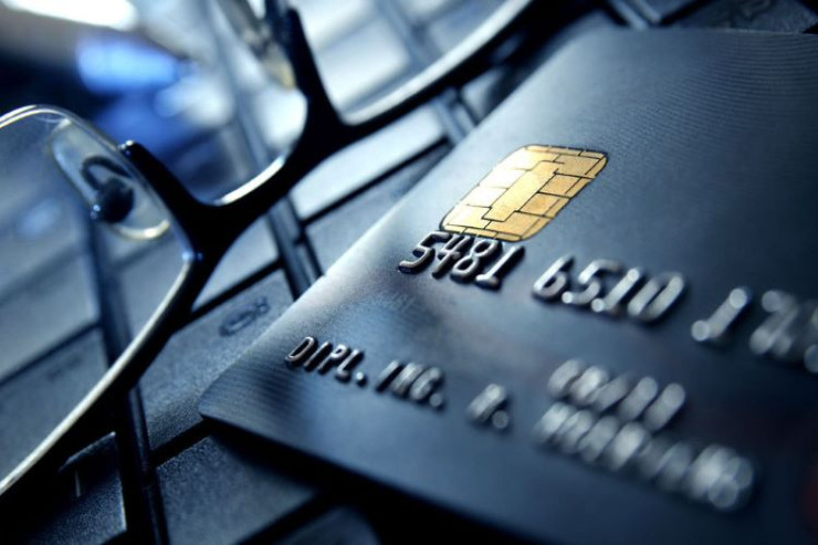 Xırdalanda 2 nəfəri aldadıb bank hesablarına pul köçürtdülər