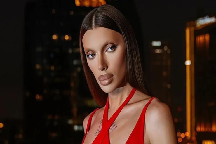 Transseksual blogger  hərbiyə çağırıldı
