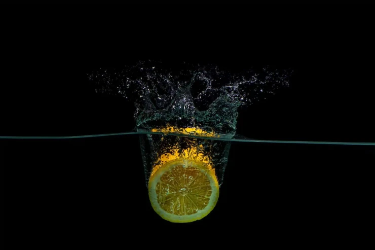 Yüksək təzyiqi olanlar üçün limon suyunun  FAYDALARI