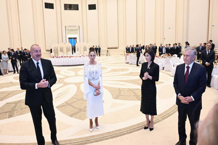 “Mehriban xanım bu geyimi Özbəkistana rəsmi səfəri üçün seçdi” - MODELYERLƏ MÜSAHİBƏ  