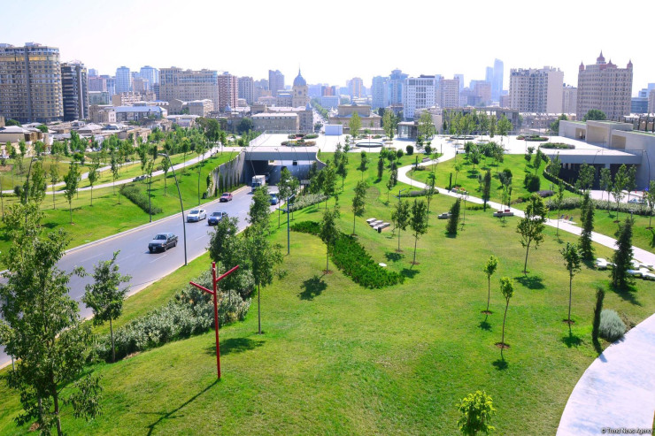 Dar küçələrdən geniş parklara  - Bakının siması dəyişir - VİDEO 