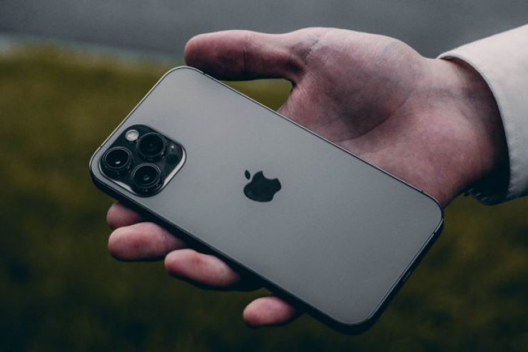 iPhone 17 eyni anda iki kamerada video çəkəcək:  bu nə deməkdir?