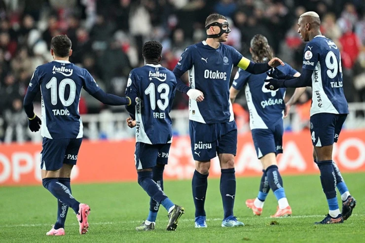 "Fənərbaxça" səfərdə "Sivasspor"u məğlub etdi 