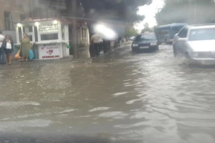 Bakıda ən çox bu əraziləri su basıb - SİYAHI  -VİDEO 