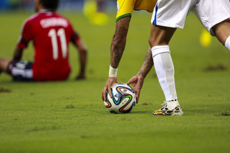 Ölkədən qaçan  futbolçu və yeni klubu cərimələndi