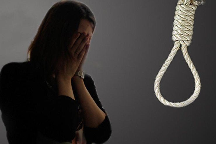 Saatlıda DƏHŞƏT:  ailəsi 23 yaşlı qızın asılmış meyitini tapdı