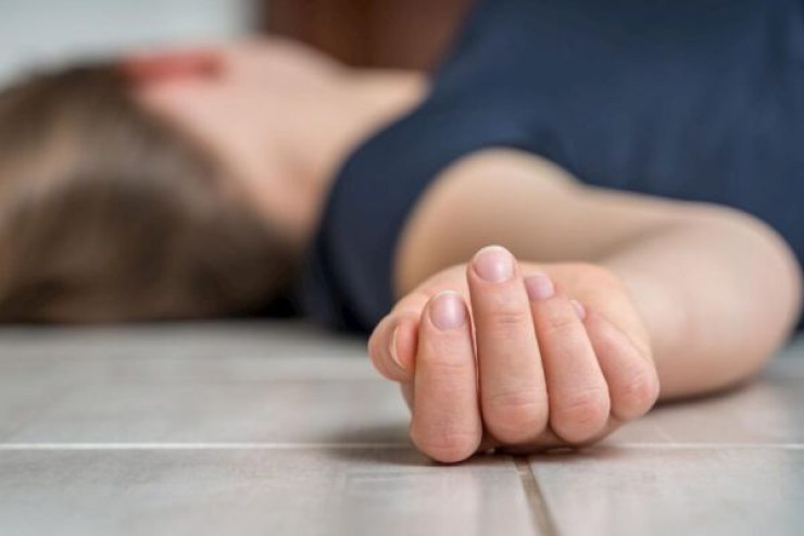 Bakıda DƏHŞƏT:  qadının başına güldanla vuraraq  öldürdü