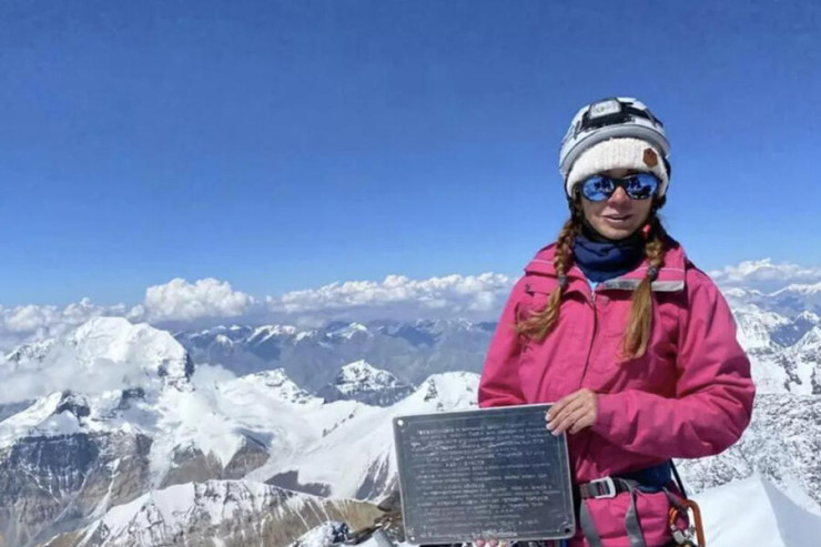 7 min metrlik zirvədən düşə bilməyən alpinist dünyasını dəyişdi