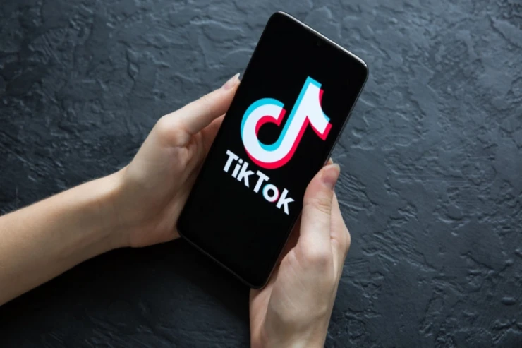 “TikTok” Böyük Britaniyada yüzlərlə iş yerini ixtisar edə bilər