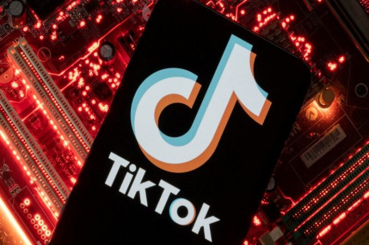 Tiktokda başlayan EŞQ:  Bakıda evli kişi qadının başına OYUN AÇDI 