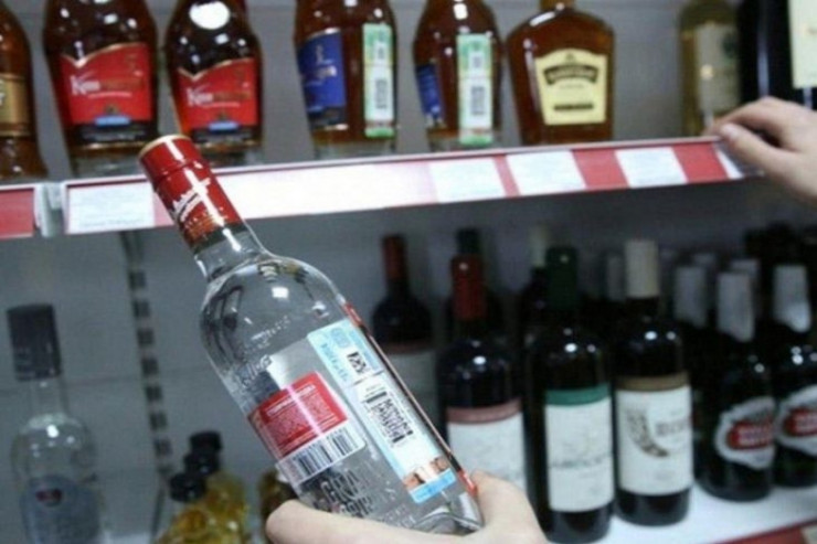 Külli miqdarda spirtli içki marketlərdən YIĞIŞDIRILDI:  saxta imişlər...